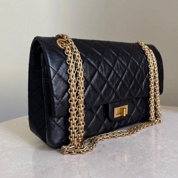 CHANEL 2.55 Reissue Size 225 Bag Aged Calfskin Authentic Pre-Owned - Picture 10 of 11